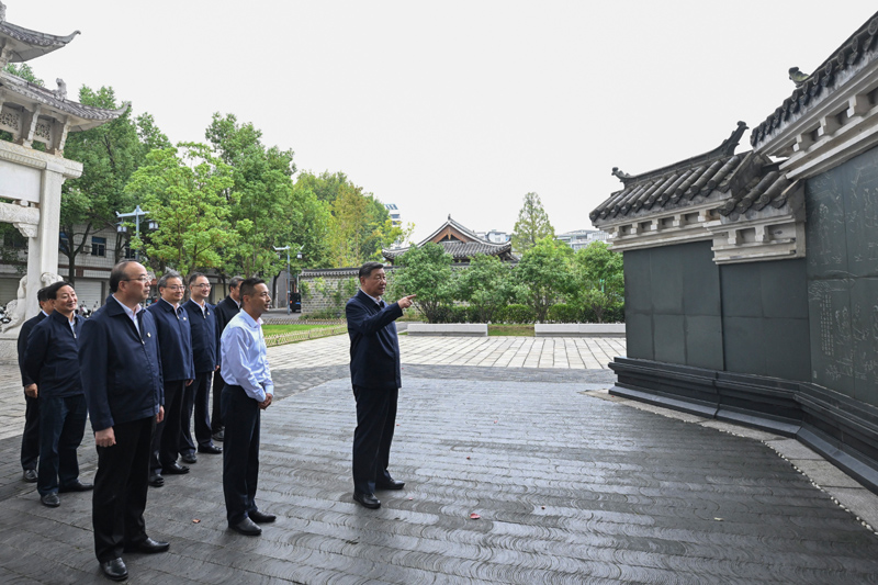 習近平在安徽考察時(shí)強調：發(fā)揮多重國家發(fā)展戰略疊加優(yōu)勢 奮力譜寫(xiě)中國式現代化安徽篇章
